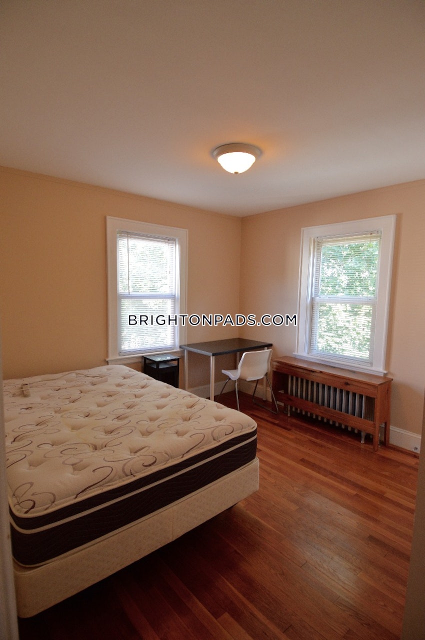 BOSTON - BRIGHTON - BOSTON COLLEGE - 7 Beds, 2.5 Baths - Image 4