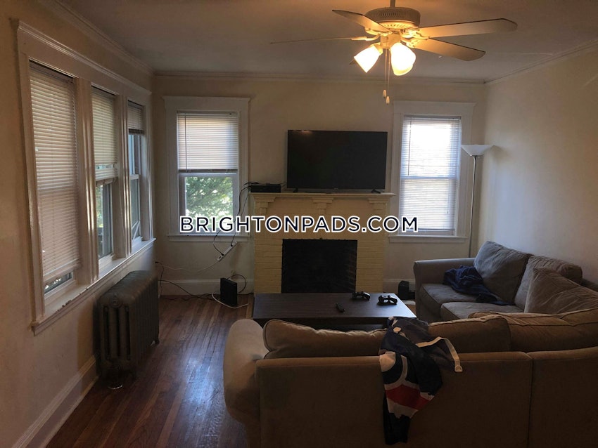 BOSTON - BRIGHTON - BOSTON COLLEGE - 4 Beds, 1.5 Baths - Image 3