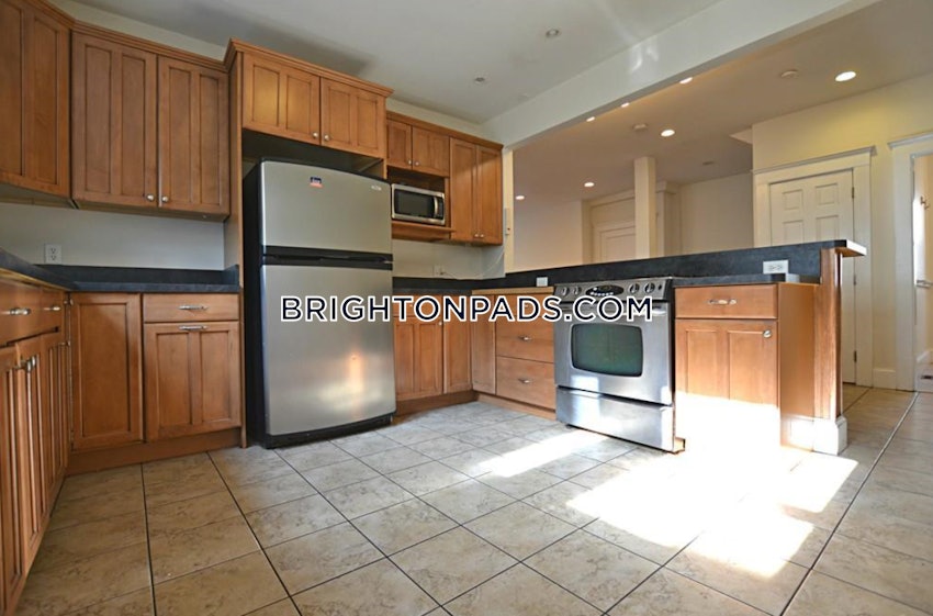 BOSTON - BRIGHTON - BOSTON COLLEGE - 6 Beds, 3 Baths - Image 2