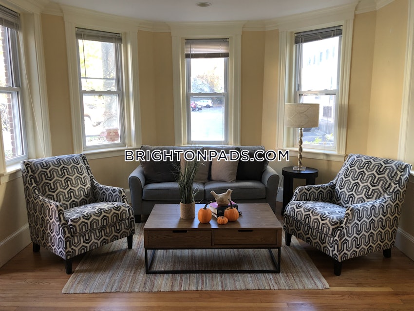 BOSTON - BRIGHTON - BOSTON COLLEGE - 5 Beds, 2 Baths - Image 3