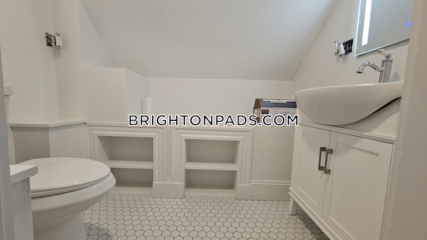 BOSTON - BRIGHTON - BOSTON COLLEGE - 1 Bed, 2.5 Baths - Image 30