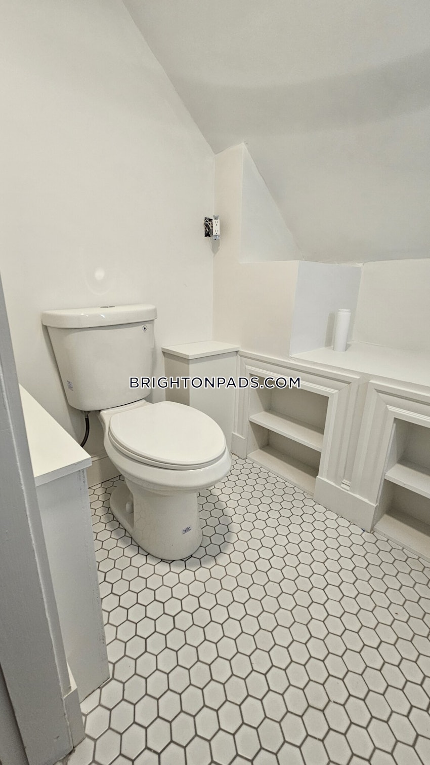 BOSTON - BRIGHTON - BOSTON COLLEGE - 1 Bed, 2.5 Baths - Image 32