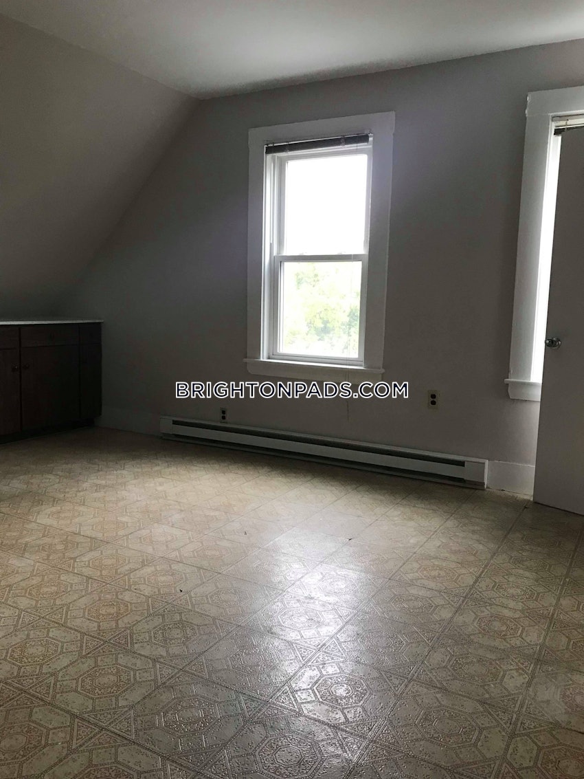 BOSTON - BRIGHTON - OAK SQUARE - 3 Beds, 1 Bath - Image 33