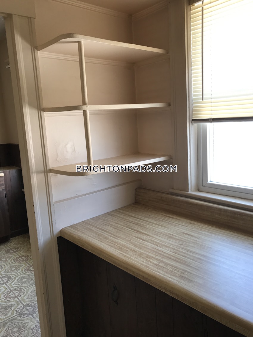 BOSTON - BRIGHTON - CLEVELAND CIRCLE - 3 Beds, 1 Bath - Image 5