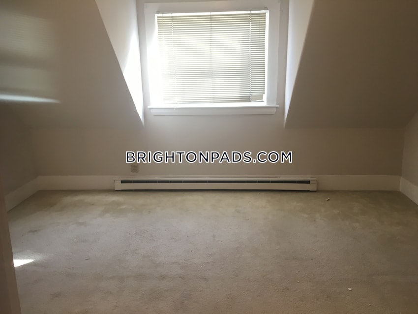 BOSTON - BRIGHTON - OAK SQUARE - 3 Beds, 1 Bath - Image 13