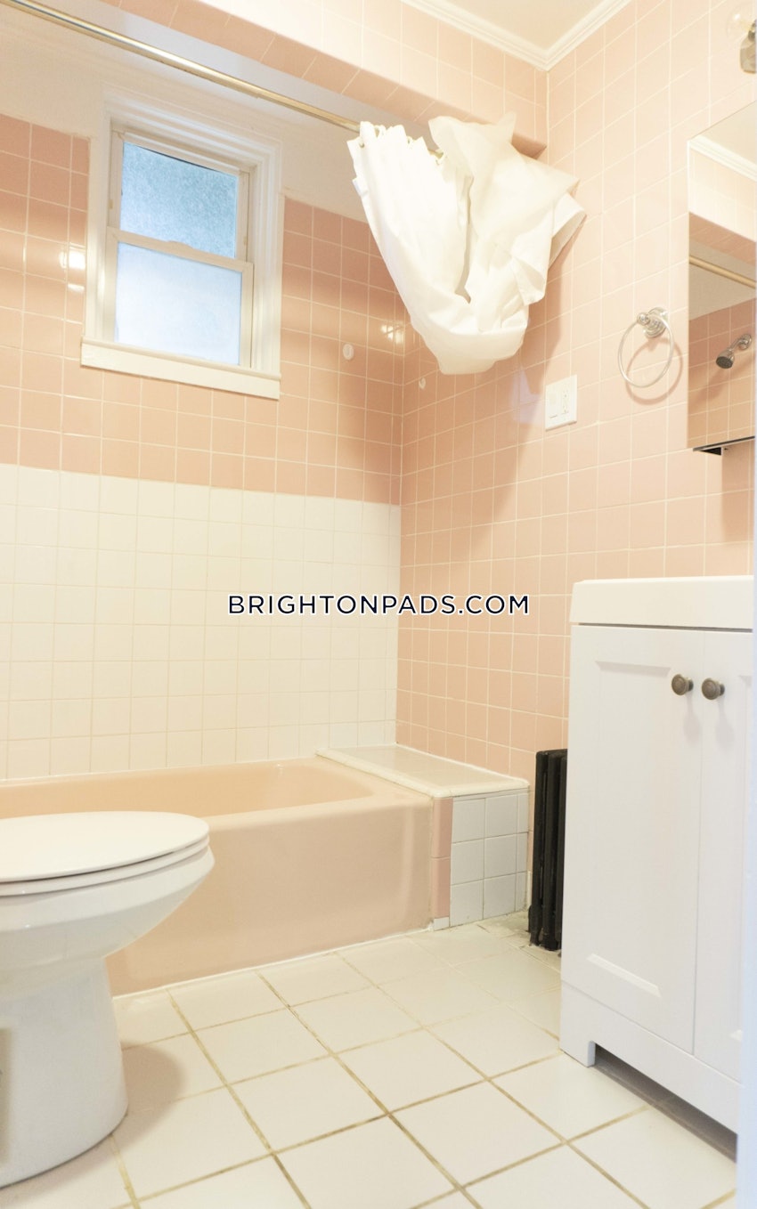BOSTON - BRIGHTON - BOSTON COLLEGE - 5 Beds, 2 Baths - Image 2