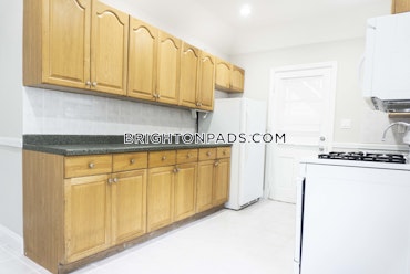 Boston - 5 Beds, 2 Baths