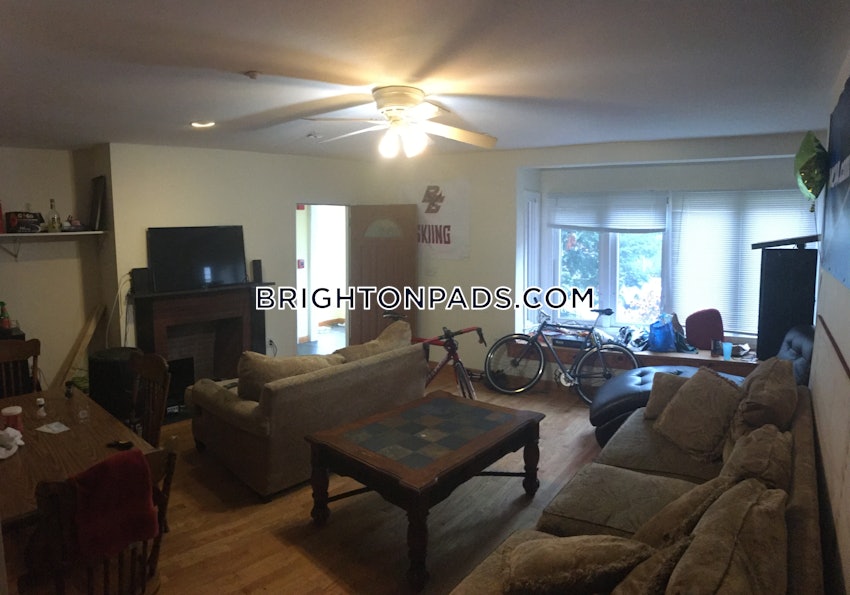 BOSTON - BRIGHTON - CLEVELAND CIRCLE - 4 Beds, 2 Baths - Image 3