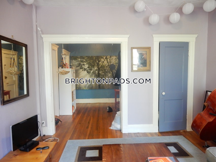 BOSTON - BRIGHTON- WASHINGTON ST./ ALLSTON ST. - 2 Beds, 1 Bath - Image 4