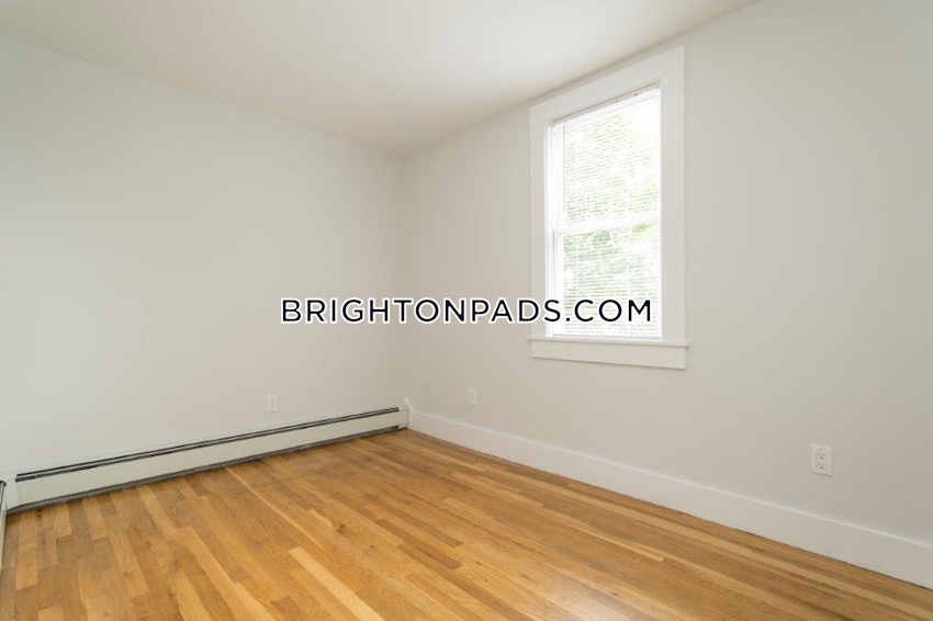 BOSTON - BRIGHTON - BOSTON COLLEGE - 3 Beds, 2 Baths - Image 4