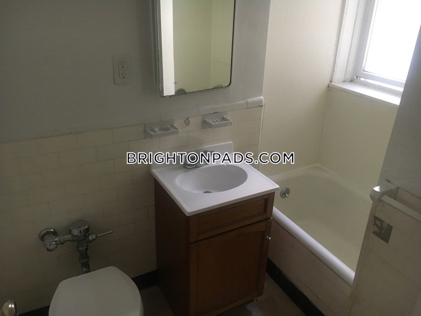 BOSTON - BRIGHTON - CLEVELAND CIRCLE - 2 Beds, 1 Bath - Image 5