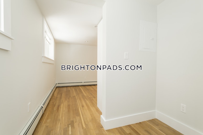 BOSTON - BRIGHTON - BOSTON COLLEGE - 3 Beds, 1 Bath - Image 9