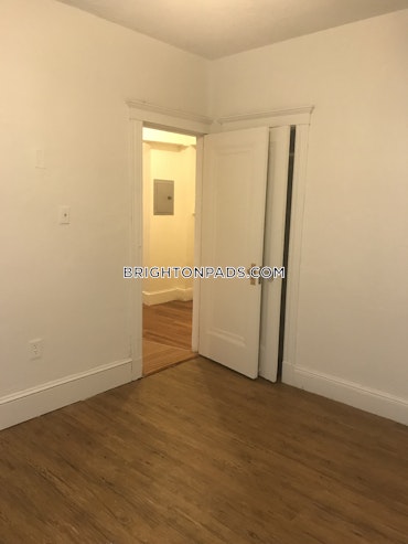 Boston - 1 Beds, 1 Baths