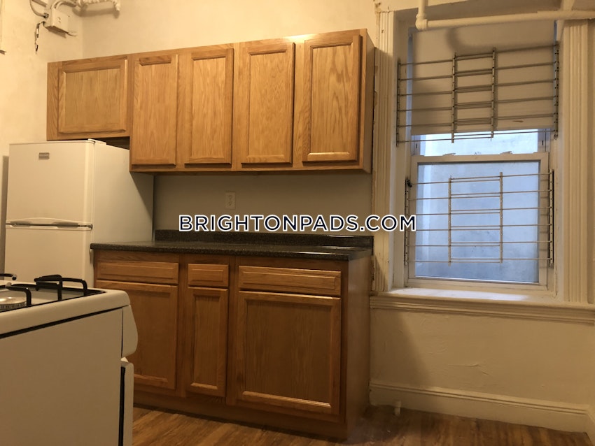 BOSTON - BRIGHTON - CLEVELAND CIRCLE - 2 Beds, 1 Bath - Image 2