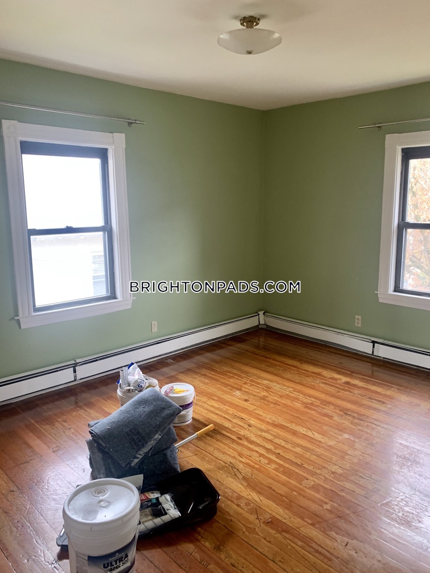 BOSTON - BRIGHTON - CLEVELAND CIRCLE - 5 Beds, 2 Baths - Image 10