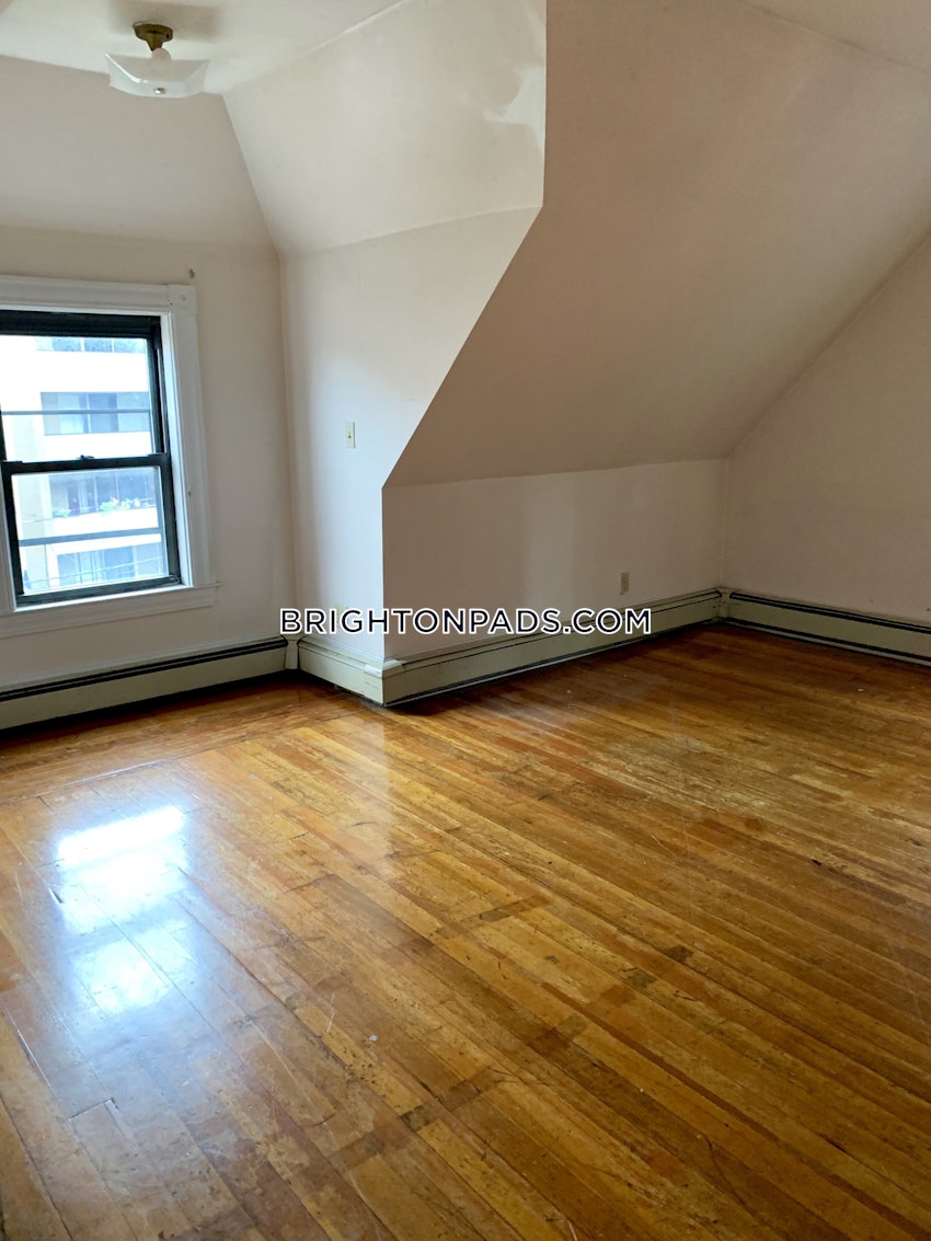 BOSTON - BRIGHTON - CLEVELAND CIRCLE - 5 Beds, 2 Baths - Image 2