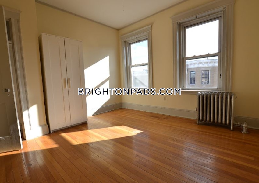 BOSTON - BRIGHTON - CLEVELAND CIRCLE - 4 Beds, 2 Baths - Image 18