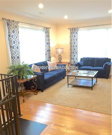 Boston - 5 Beds, 2 Baths