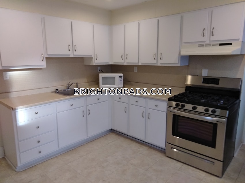 BOSTON - BRIGHTON - OAK SQUARE - 4 Beds, 2 Baths - Image 4