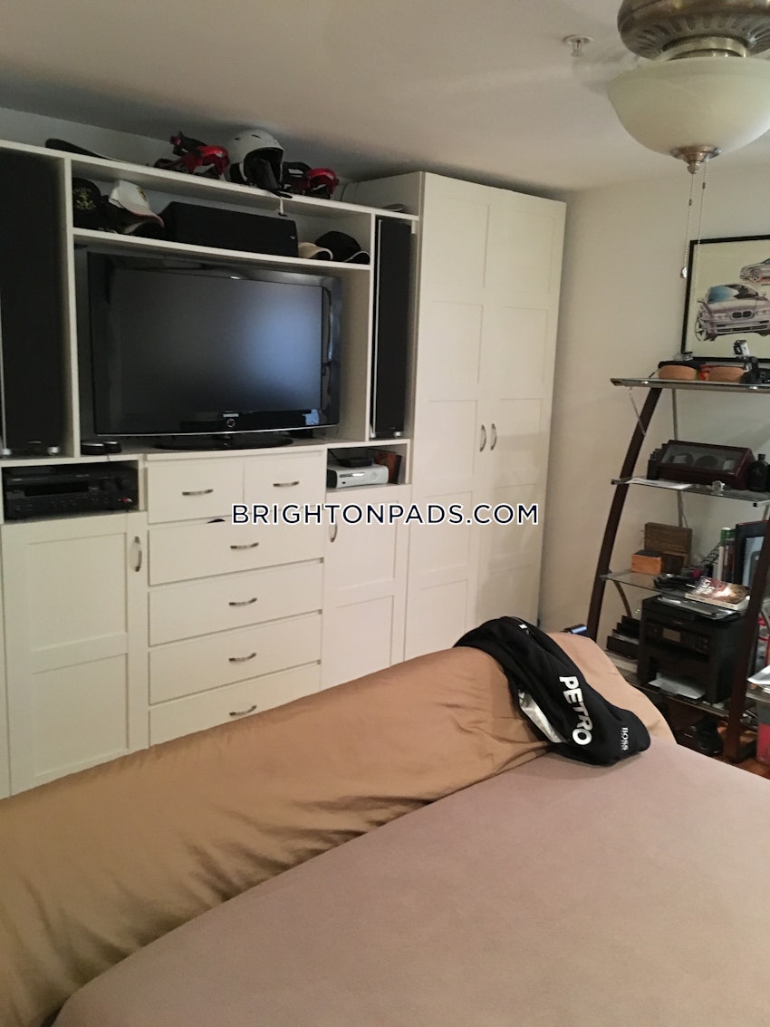 BOSTON - BRIGHTON - OAK SQUARE - 4 Beds, 2 Baths - Image 3