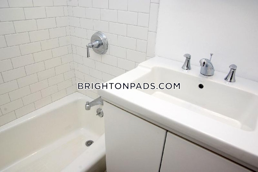BOSTON - BRIGHTON - OAK SQUARE - 1 Bed, 1 Bath - Image 21
