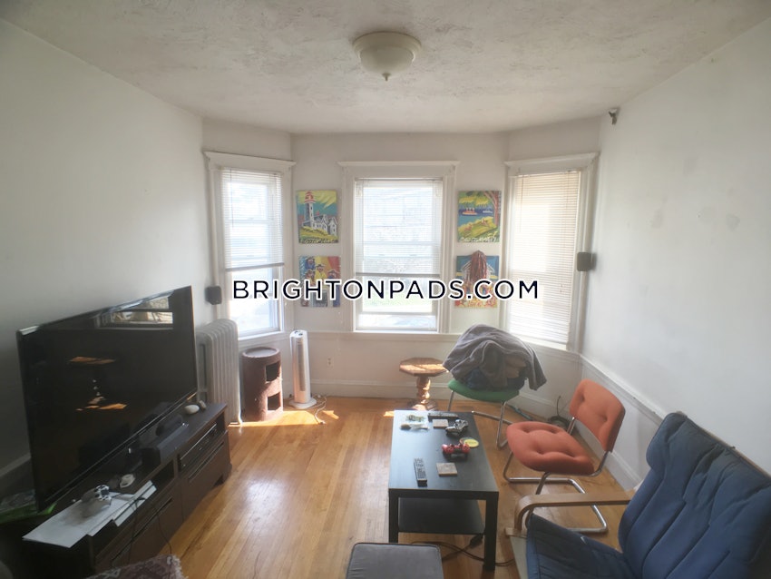 BOSTON - BRIGHTON - OAK SQUARE - 3 Beds, 1 Bath - Image 2