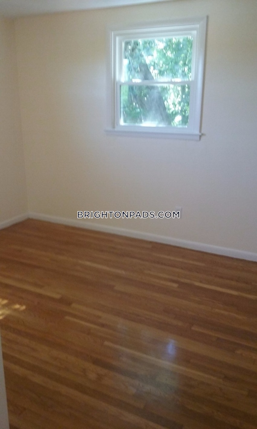 BOSTON - BRIGHTON - OAK SQUARE - 3 Beds, 1 Bath - Image 6