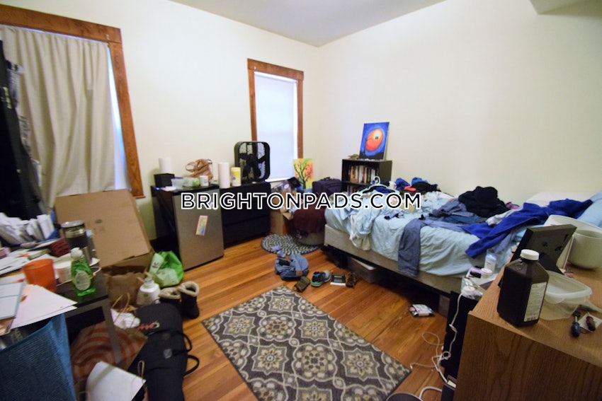 BOSTON - BRIGHTON - OAK SQUARE - 4 Beds, 2 Baths - Image 11