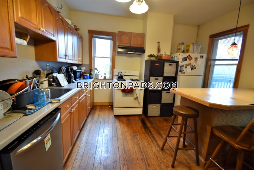 BOSTON - BRIGHTON - OAK SQUARE - 4 Beds, 2 Baths - Image 6