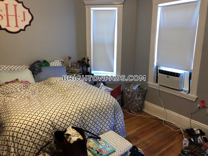 BOSTON - BRIGHTON - OAK SQUARE - 4 Beds, 1 Bath - Image 9