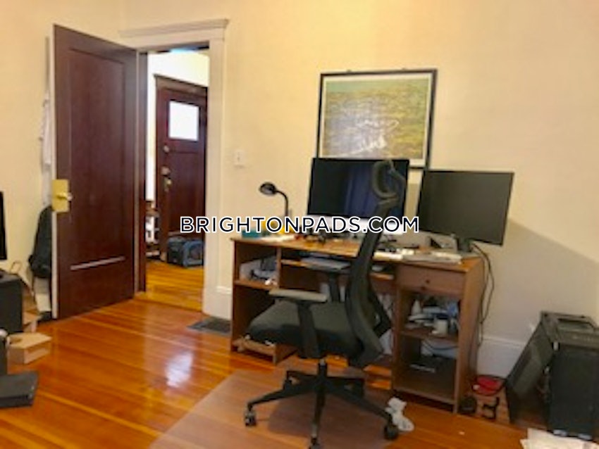 BOSTON - BRIGHTON - OAK SQUARE - 3 Beds, 1 Bath - Image 6