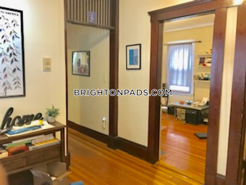 BOSTON - BRIGHTON - OAK SQUARE - 3 Beds, 1 Bath - Image 9