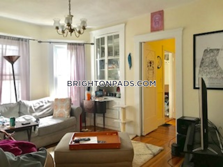 BOSTON - BRIGHTON - OAK SQUARE - 3 Beds, 1 Bath - Image 1