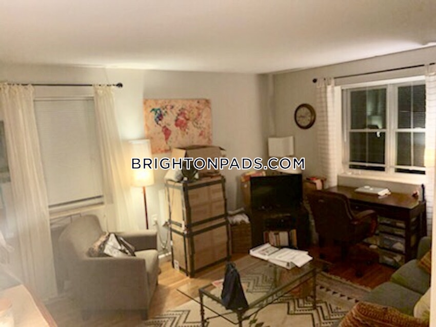 BOSTON - BRIGHTON - OAK SQUARE - 1 Bed, 1 Bath - Image 1