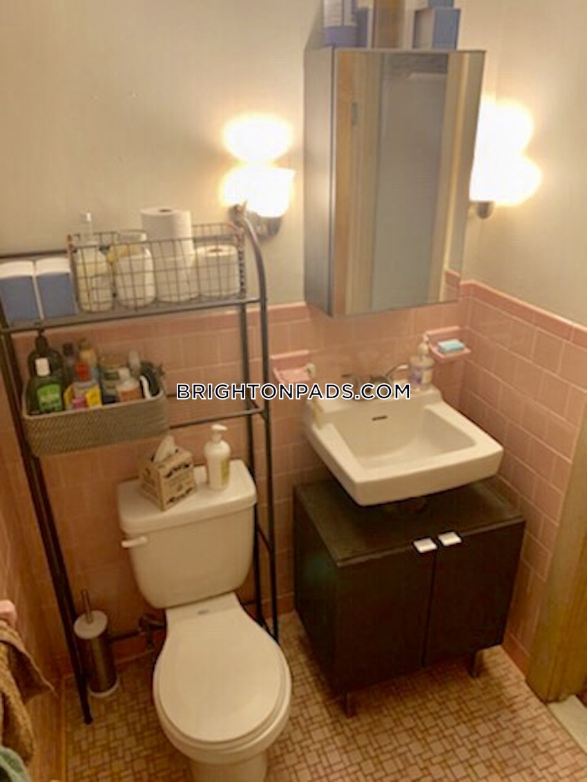 BOSTON - BRIGHTON - OAK SQUARE - 1 Bed, 1 Bath - Image 9