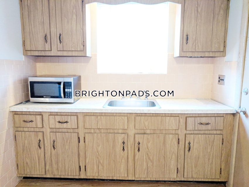 BOSTON - BRIGHTON - OAK SQUARE - 1 Bed, 1 Bath - Image 13