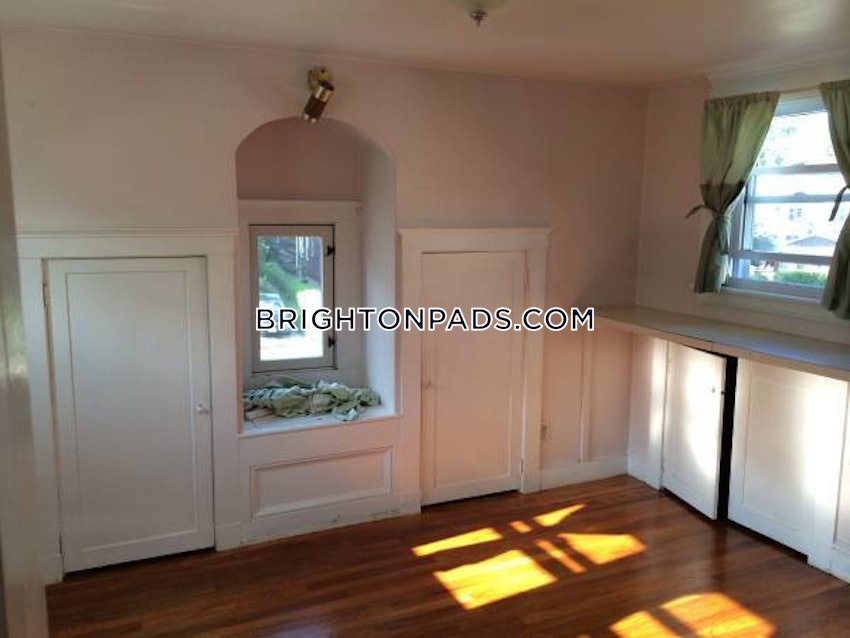 BOSTON - BRIGHTON - OAK SQUARE - 7 Beds, 3 Baths - Image 1