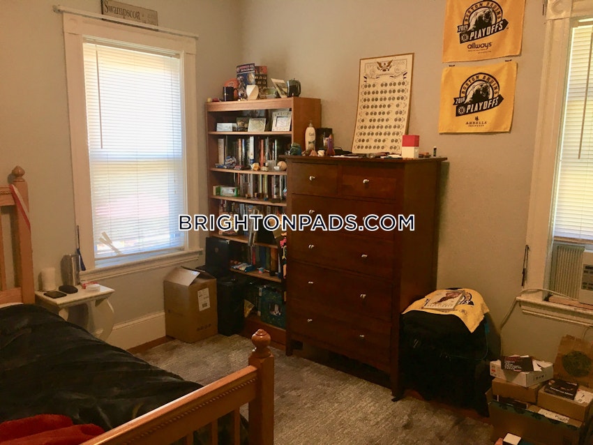 BOSTON - BRIGHTON - OAK SQUARE - 3 Beds, 1 Bath - Image 9