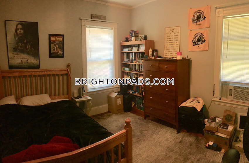 BOSTON - BRIGHTON - OAK SQUARE - 3 Beds, 1 Bath - Image 3