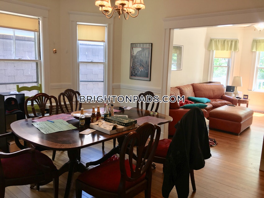 BOSTON - BRIGHTON - OAK SQUARE - 3 Beds, 1 Bath - Image 5