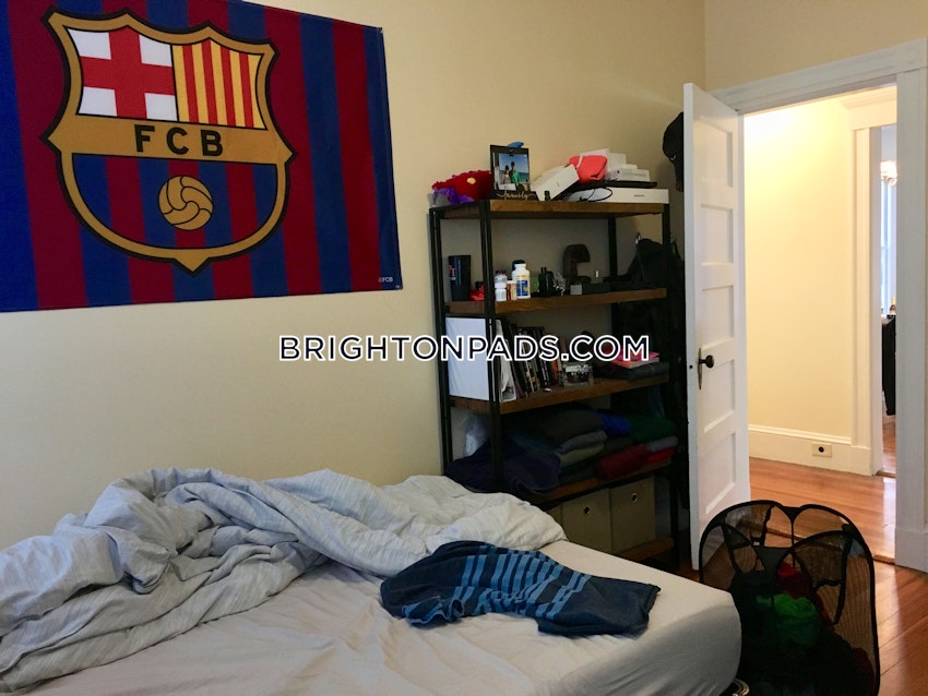 BOSTON - BRIGHTON - OAK SQUARE - 3 Beds, 1 Bath - Image 4