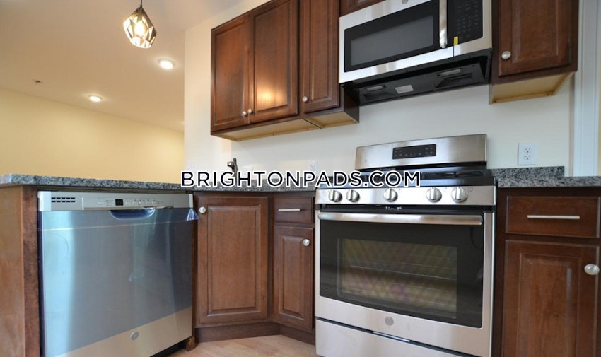 BOSTON - BRIGHTON - OAK SQUARE - 1 Bed, 1 Bath - Image 1