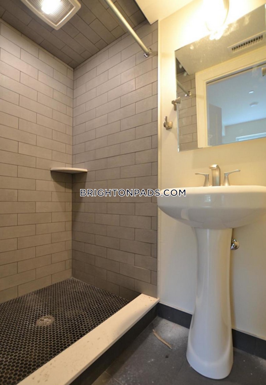 BOSTON - BRIGHTON - OAK SQUARE - 1 Bed, 1 Bath - Image 17