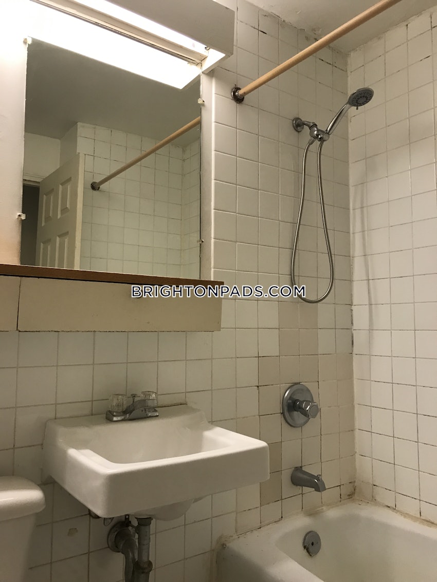 BOSTON - BRIGHTON - OAK SQUARE - 1 Bed, 1 Bath - Image 29