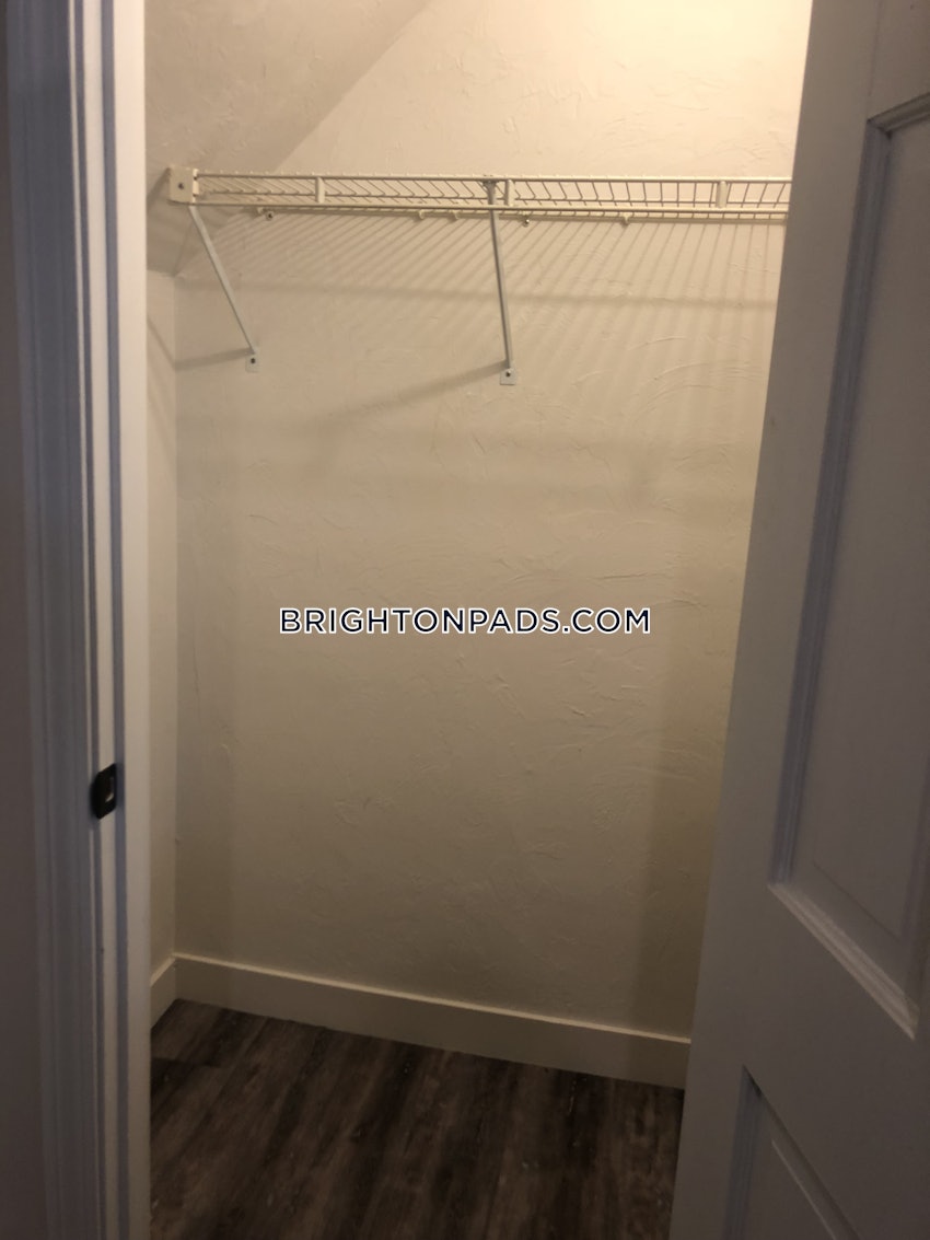 BOSTON - BRIGHTON - OAK SQUARE - 1 Bed, 1 Bath - Image 16