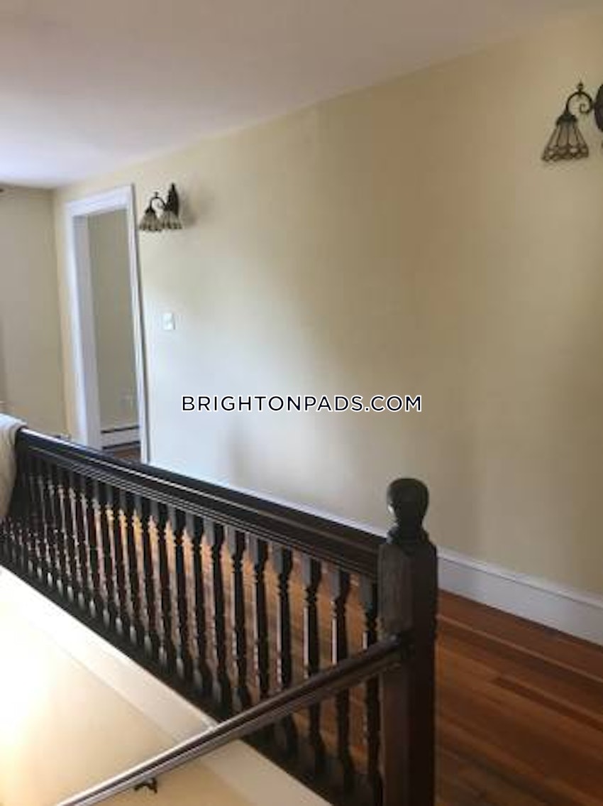 BOSTON - BRIGHTON - OAK SQUARE - 4 Beds, 2 Baths - Image 15