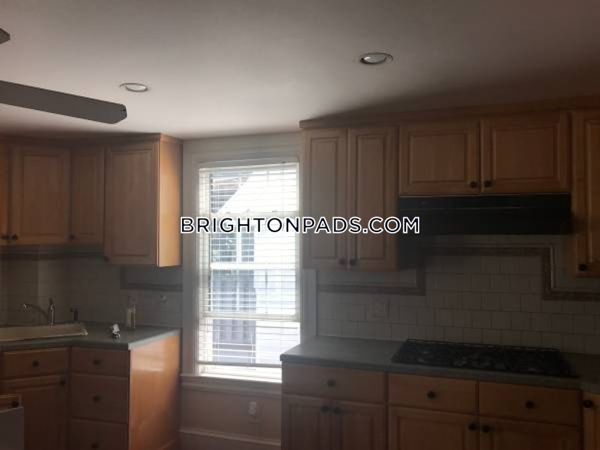 BOSTON - BRIGHTON - OAK SQUARE - 4 Beds, 2 Baths - Image 3