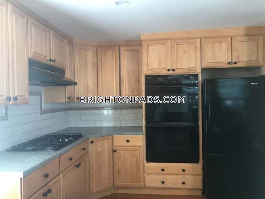 BOSTON - BRIGHTON - OAK SQUARE - 4 Beds, 2 Baths - Image 2