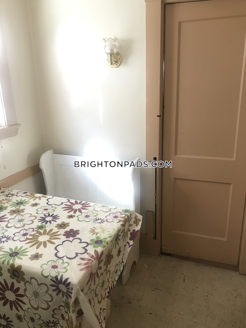 BOSTON - BRIGHTON - OAK SQUARE - 2 Beds, 1 Bath - Image 1