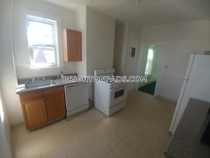 BOSTON - BRIGHTON - OAK SQUARE - 3 Beds, 1 Bath - Image 3